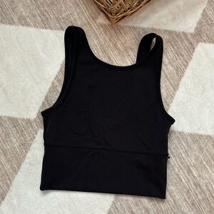 Lululemon black cropped tank